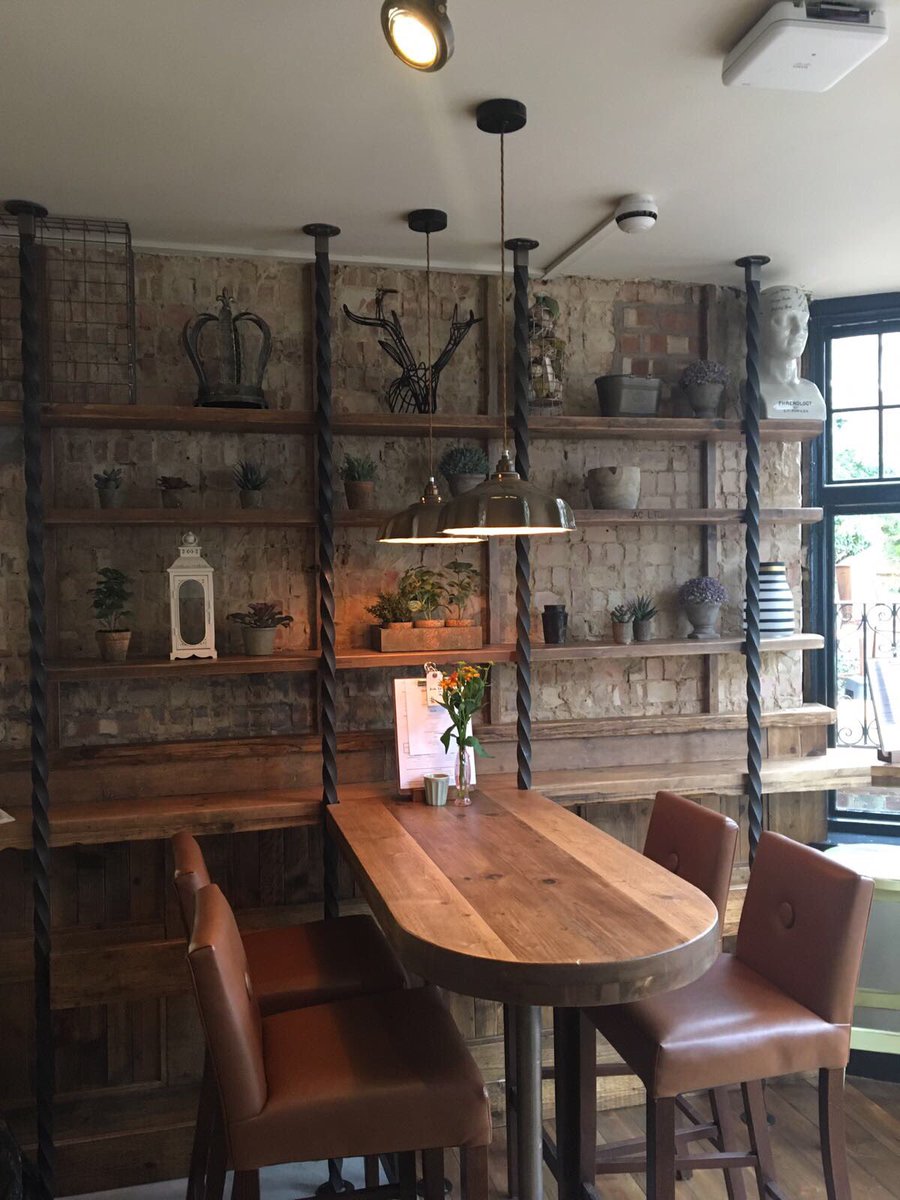 Have you been to check out our new look yet? Come say hello over the weekend + try our new draught range + stonebaked pizzas! #winchmorehill