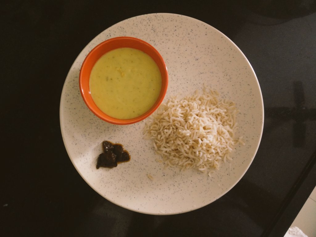 PRestaurants_'s tweet photo. #aboutlunch - dahi ki kadi, brown rice and 'Indian Olives pickle' by @gitikaspakghor #food #homechefs #happy #homecooked #simplemeal https://t.co/Y0dlaBt8Gx