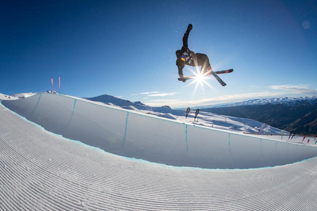 RBContentPool's tweet photo. Halfpipe #Sildaru silver @wintergamesnz as Nico #Porteous excels > story &amp; photos for press https://t.co/23j4rHQFJ3 #WGNZ https://t.co/RpjMkkSyv3