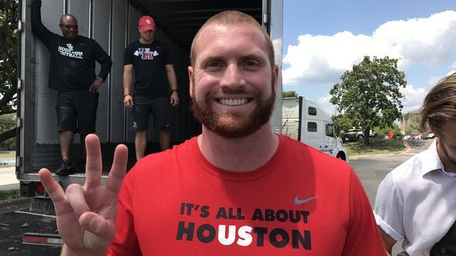 scienceXenia's tweet photo. ESPN: Cougars hold donation drive for flood victims #donationDrive #houstonPlayers #loading18 #coachesHeld https://t.co/H28ml23EX1 https://t.co/ZRdViKAKSb