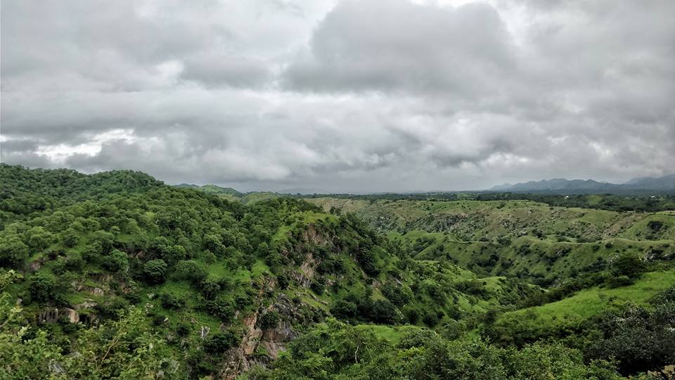 VenueGuideApp's tweet photo. That's #Kumbhalgarh from the eyes of #Anokhi. 
#AnokhiChaliAravalli P.C: rajasthantourism https://t.co/BFwTCy559X