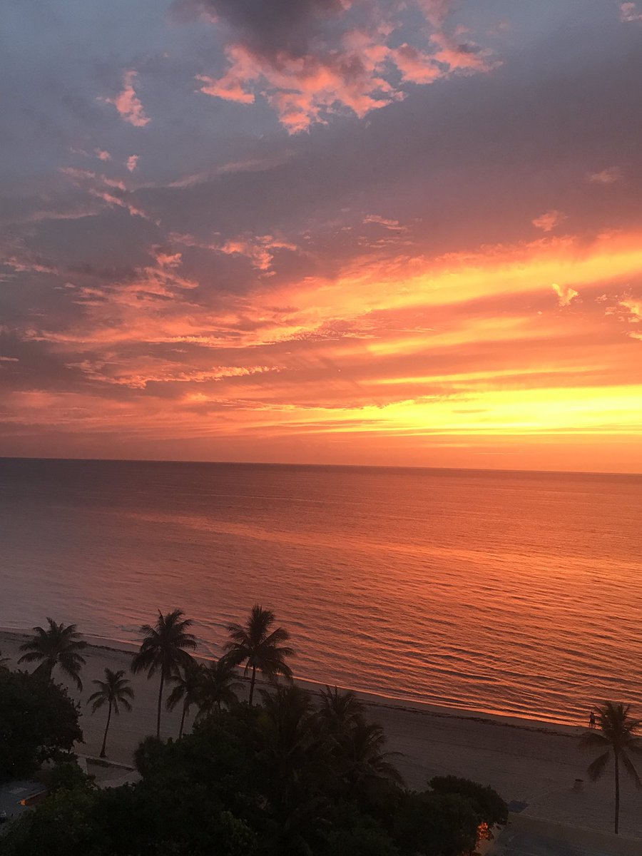 iameddiepinero's tweet photo. You'll never get today back. Make it worth remembering 😎🙏 https://t.co/847bIoBg2q