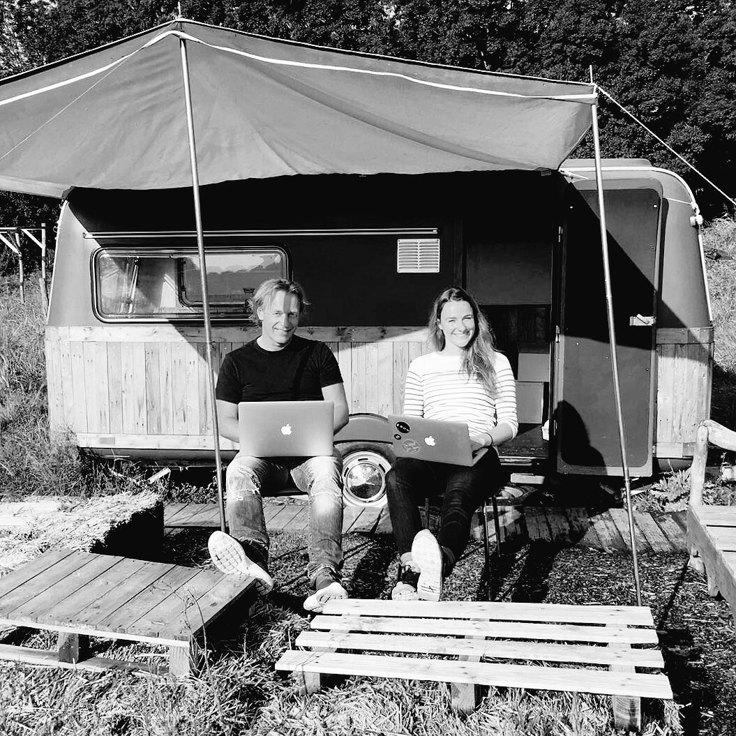 The wonderful people of one of our favorite hotels in #Amsterdam #Zoku have a field day in #KantoorKaravaan <a href="/LiveZoku/">Zoku</a> #MijnStadstuin #sunny