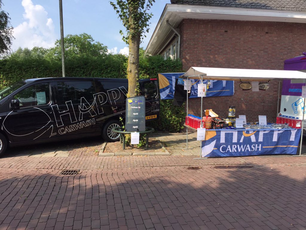 HappyCarwashNL's tweet photo. Alles uitgepakt en zonnetje erbij! Komt u ook op het Breughel Festijn? Leuke akties, bv: 2 geurboompjes voor maar €1,- https://t.co/DjopBYmqQb