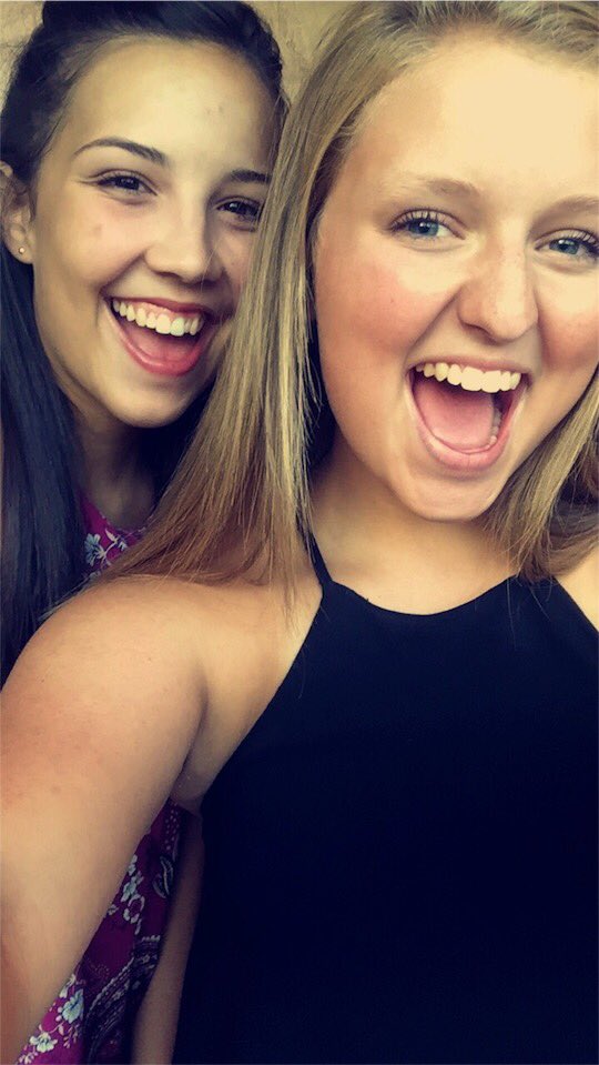 sgmitchell43's tweet photo. happy birthday to my bestie!! can't wait to party at the lake this weekend! hope you have the best day❤️ https://t.co/BCZIbgLLi0