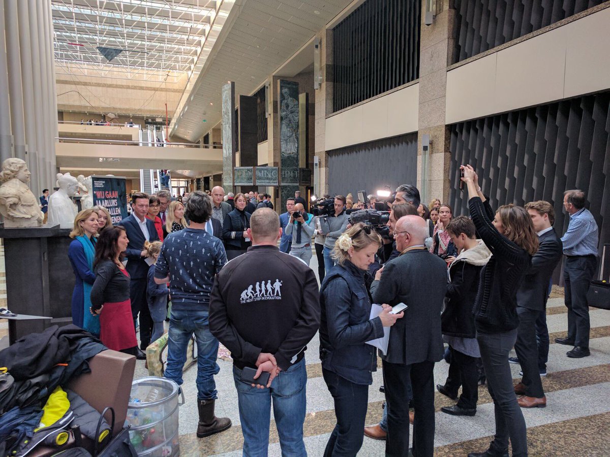 #statiegeldstudie enorme winst voor de Plastic Soup Surfer motie! 90% minder zwerfflesjes door statiegeld en winst voor de supermarkten!