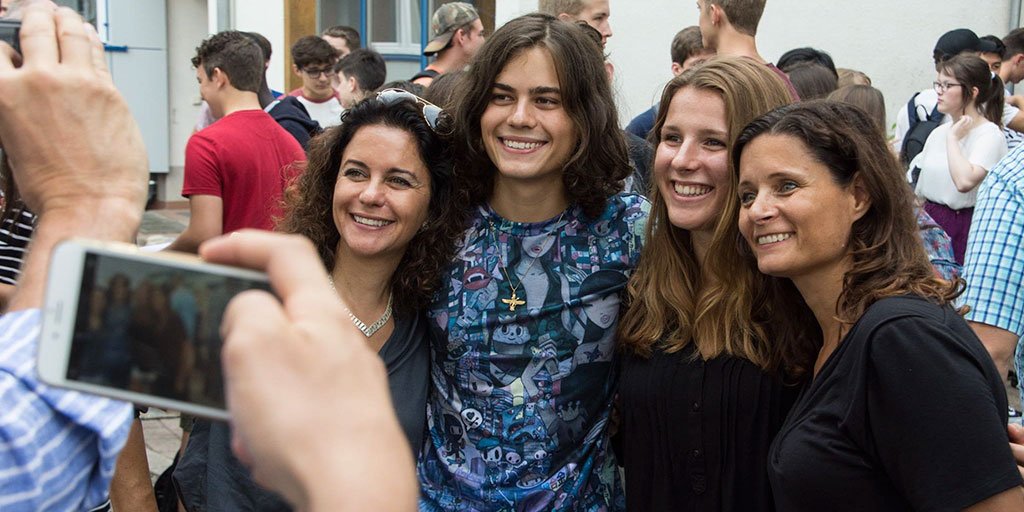 TeachBeyondHR's tweet photo. A final photo before parents head home and students begin the school year at Black Forest Academy, Germany #teachbeyond #blackforestacademy https://t.co/R7f9g1YoQZ