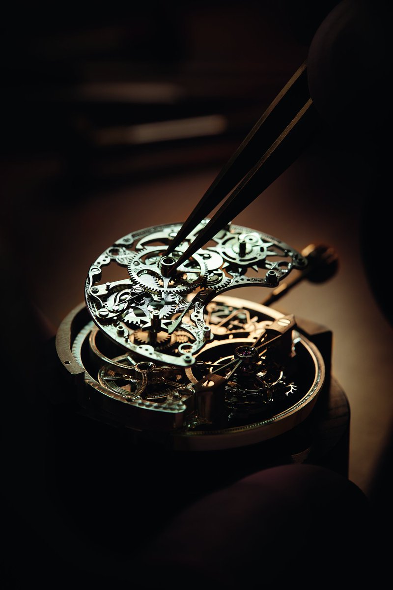 MontresBreguet's tweet photo. Exposing intriguing running works is one of the core concept of skeleton timepieces. More on https://t.co/RXdA30ujyD. https://t.co/bhheNnxREG