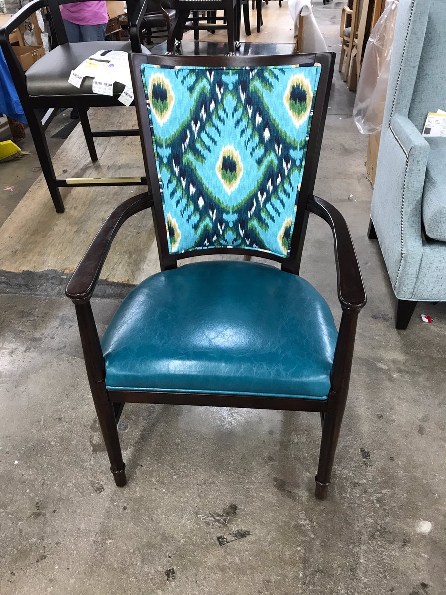 fairfieldchair's tweet photo. #StraightFromTheFactoryFloorFriday #contrastfabric #AztecPattern #fairfieldchair https://t.co/K925QRQcUo