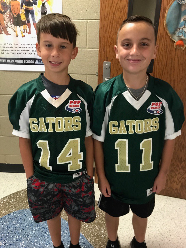 BrownRCES's tweet image. These boys are ready for football!🏈 are you #oneRCE