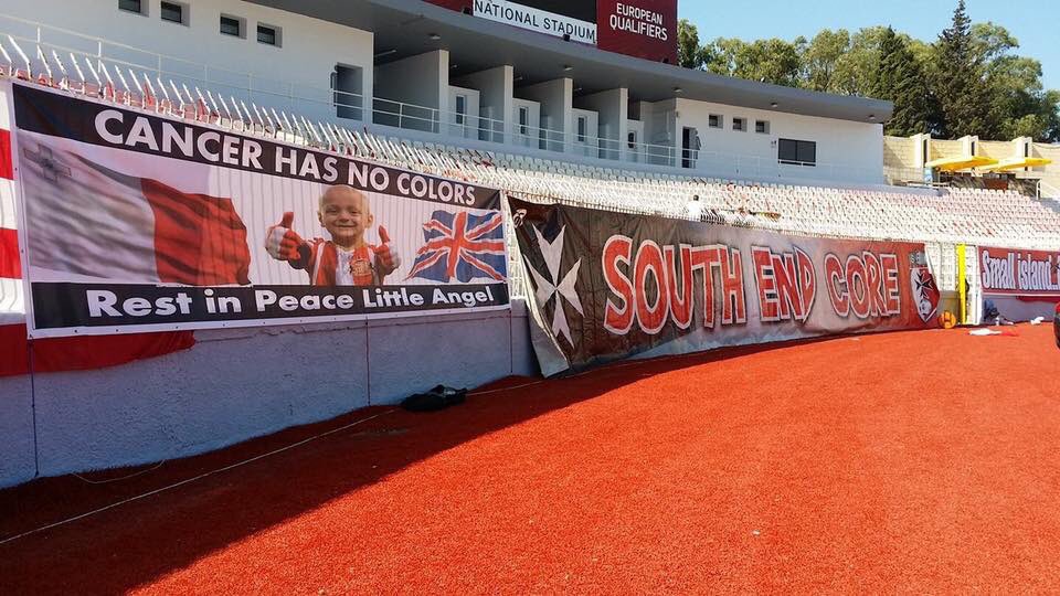 Nigel_Mifsud's tweet photo. Ahead of #MLTENG, a South End Core banner that outshines all the rest - Cancer has no colour 👏✌️🇲🇹 https://t.co/BnrMFZuDXz