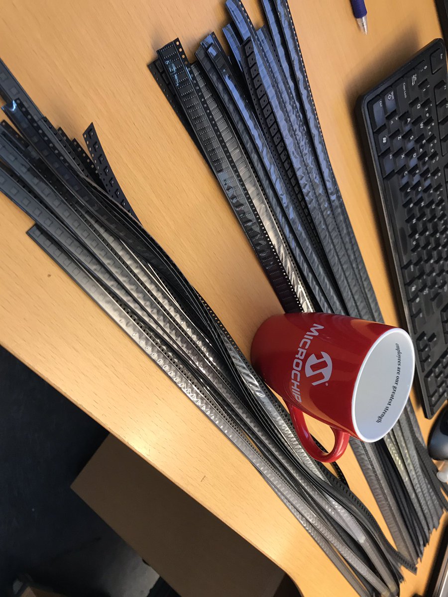 AndreasMCUguy's tweet image. 4000 samples of box fresh #tinyAVR #AVR going to 20 distributors preparing for launch @MicrochipMakes @MicrochipTech #staytuned #whatAreThey