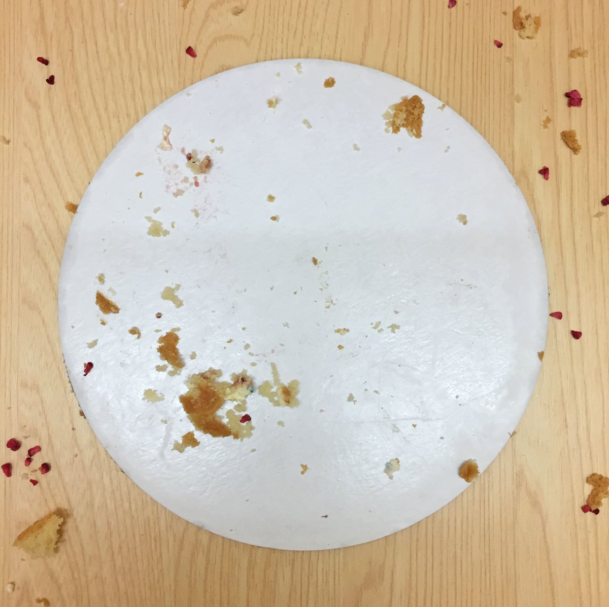 Hazlewoods's tweet photo. Happy 40th Birthday @TargetPR! All of us at hungry Hazlewoods very much enjoyed the cake, thank you! #Targetat40 https://t.co/aCbBMQa4cV