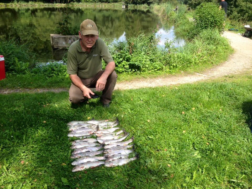 AngelparkWagner's tweet photo. Petri Heil am #Forellensee 😁🎣
#fishing #angeln #fishes https://t.co/StmlIpIPwH