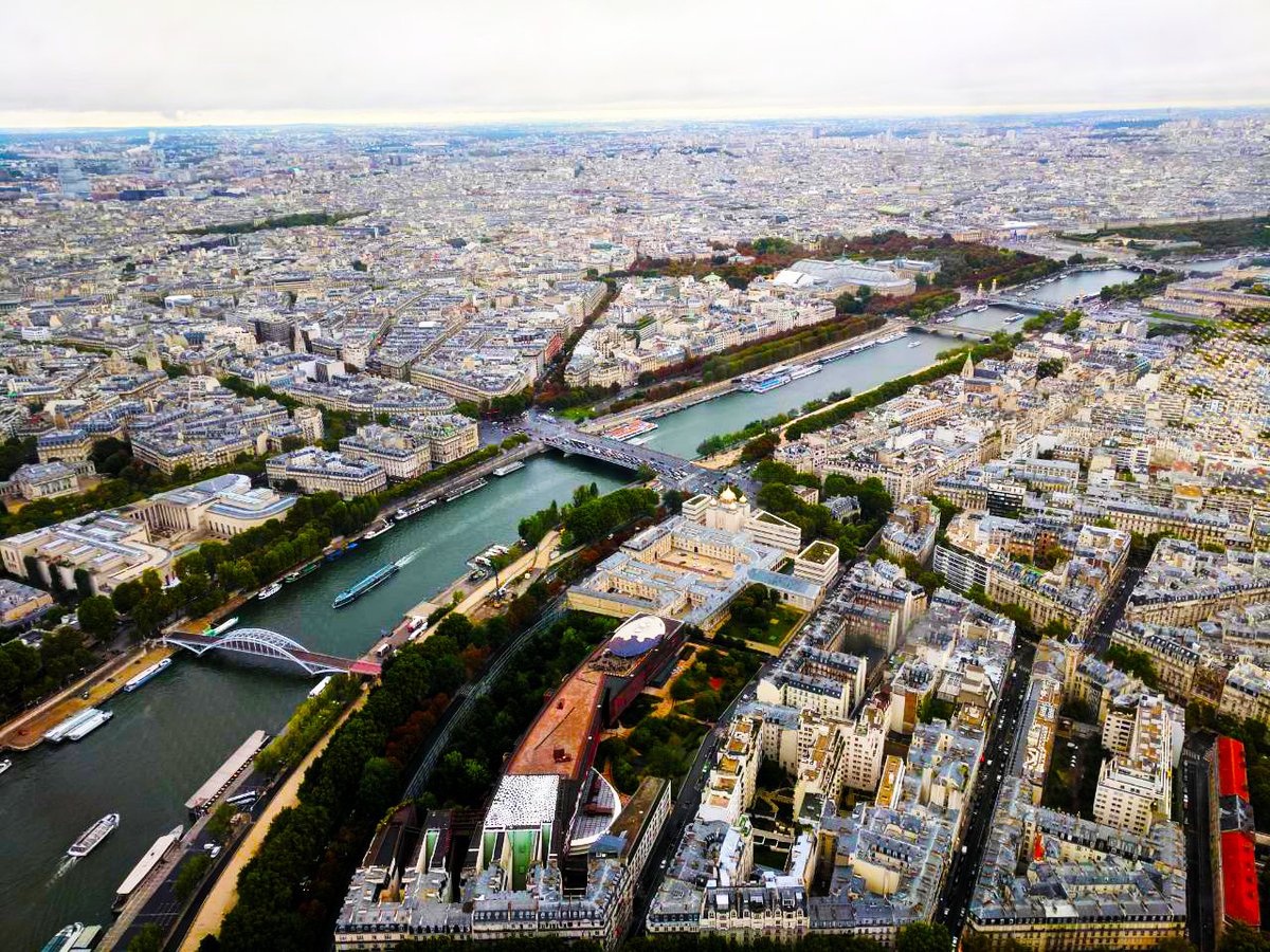 spaceshuttle06's tweet image. Never to and hard to miss desitination in #Paris. Find more infomation #parisspaceshuttle.
