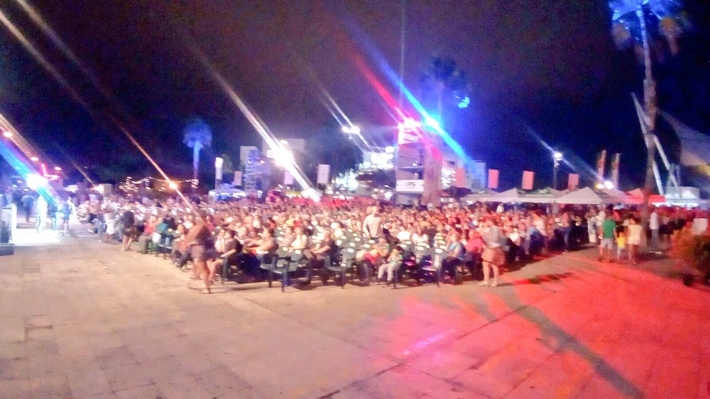 ProteCivilLPA's tweet photo. Ayer comenzó @CineMasFood con dispositivo seguridad y emergencias de @ProteCivilLPA @PoliciaLPA #BomberosLPA @polprcanarias y @CSR_PVT https://t.co/2ghk7nJPQ8