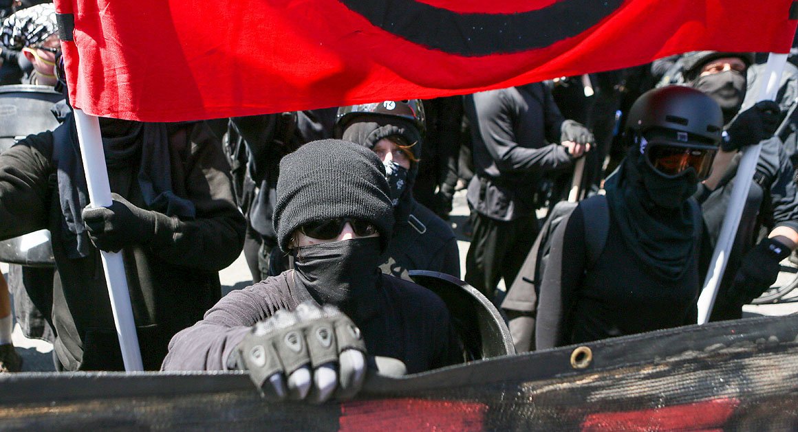 politico's tweet photo. Federal authorities have been warning local officials since 2016 that “antifa” had become increasingly dangerous https://t.co/5FkZkFcdaX https://t.co/ybG9TcG1Dr