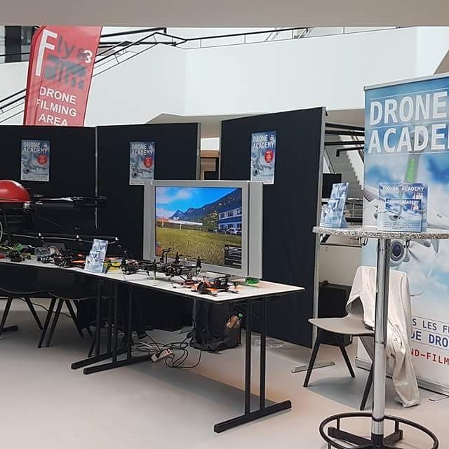 FlyAndFilmSA's tweet photo. Venez ns rendre visite aux #epfldronedays jusqu'à dimanche! #drones #DroneNews https://t.co/aq9Rj4wa8r