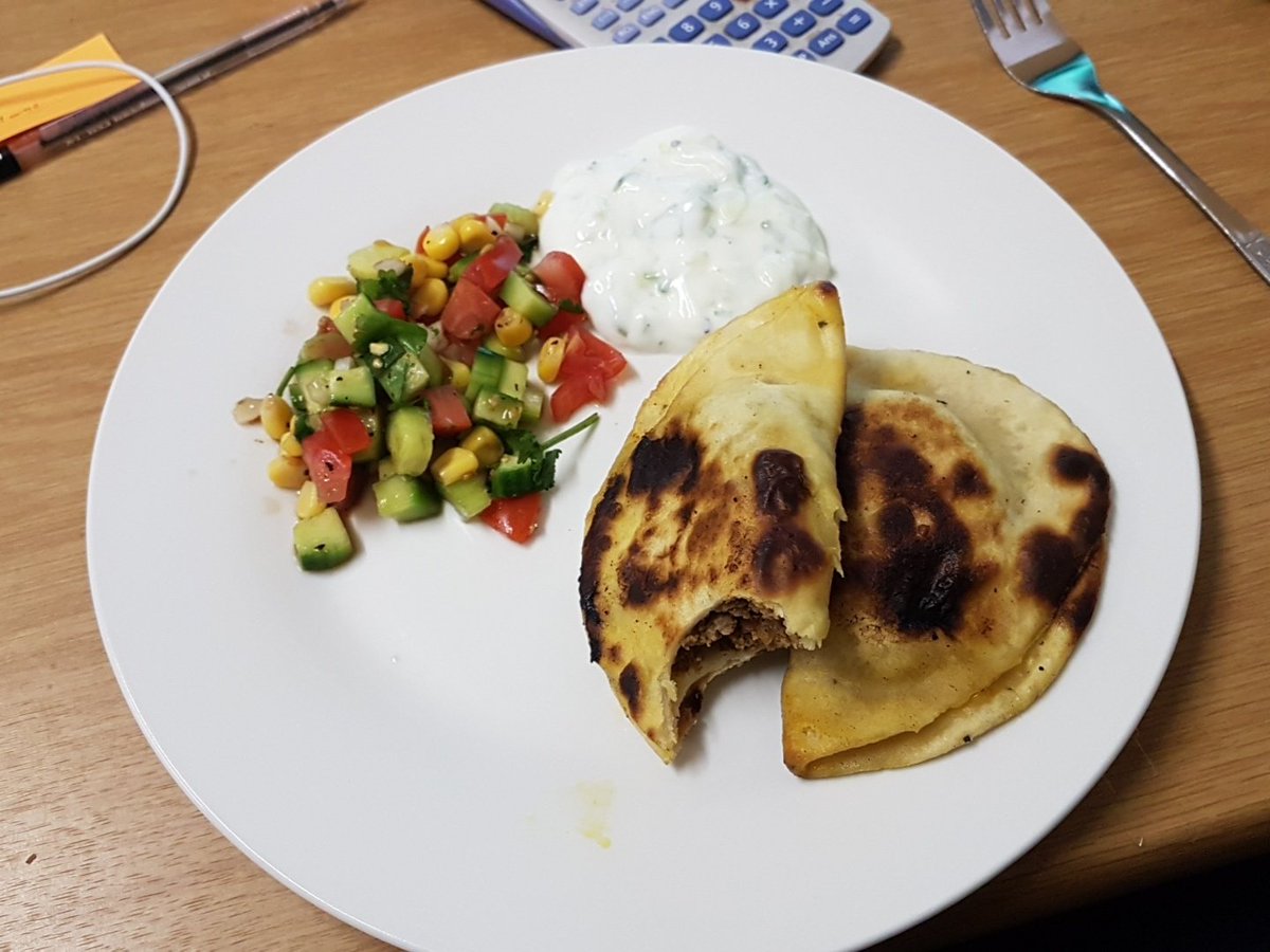 _Tshelz_'s tweet photo. Beef curry cipattis with dipping sauce and sambal salad ๐ถ๐ถ๐ถ๐ถ๐ถ Happy Friyay..
#Homemade #AChef https://t.co/twVhbE054o