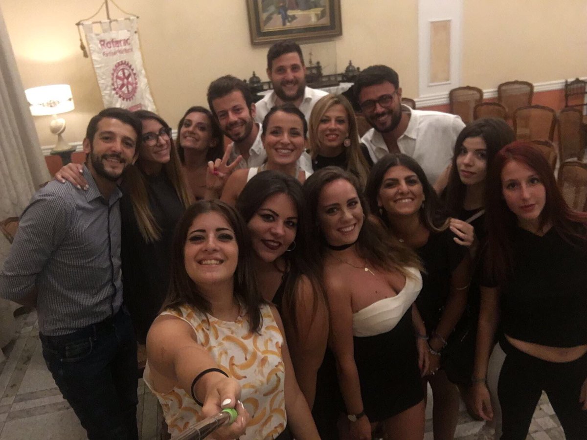 RotaractPompei's tweet photo. In data 31/08/17 si è tenuta la seconda Assemblea Ordinaria dei soci del Rotaract Pompei. https://t.co/AWbHk6cVmO