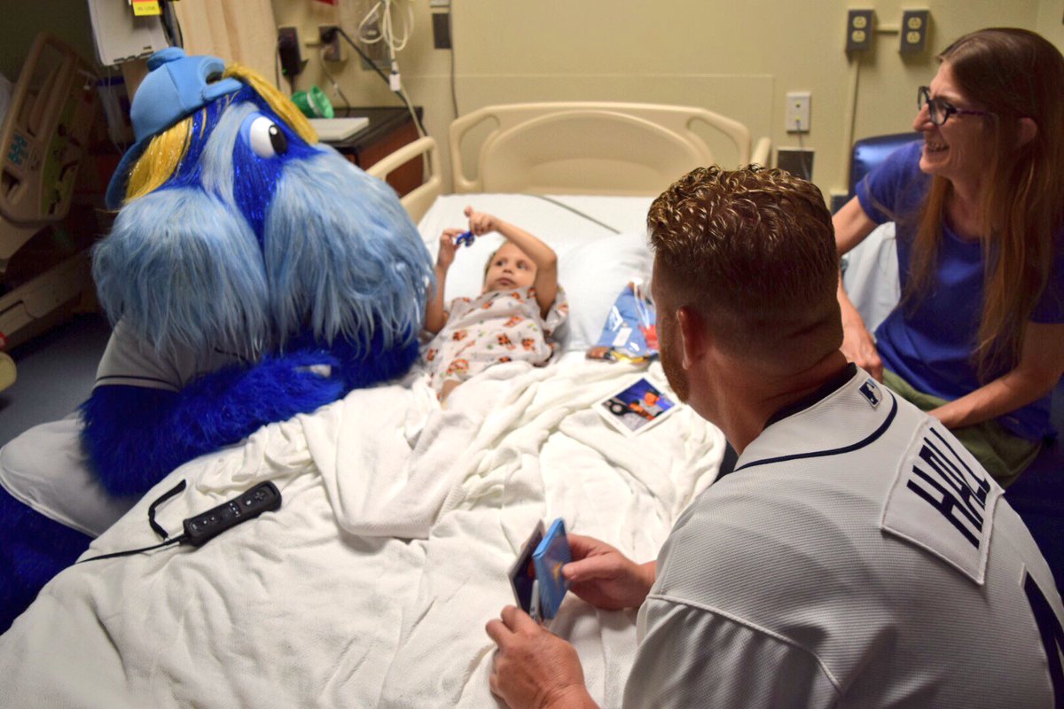 RaysRaymond's tweet photo. I took former Rays catcher Toby Hall with me on a visit to @TGHCares today to hang out with some awesome kids! #GoGold https://t.co/RqebStF56N
