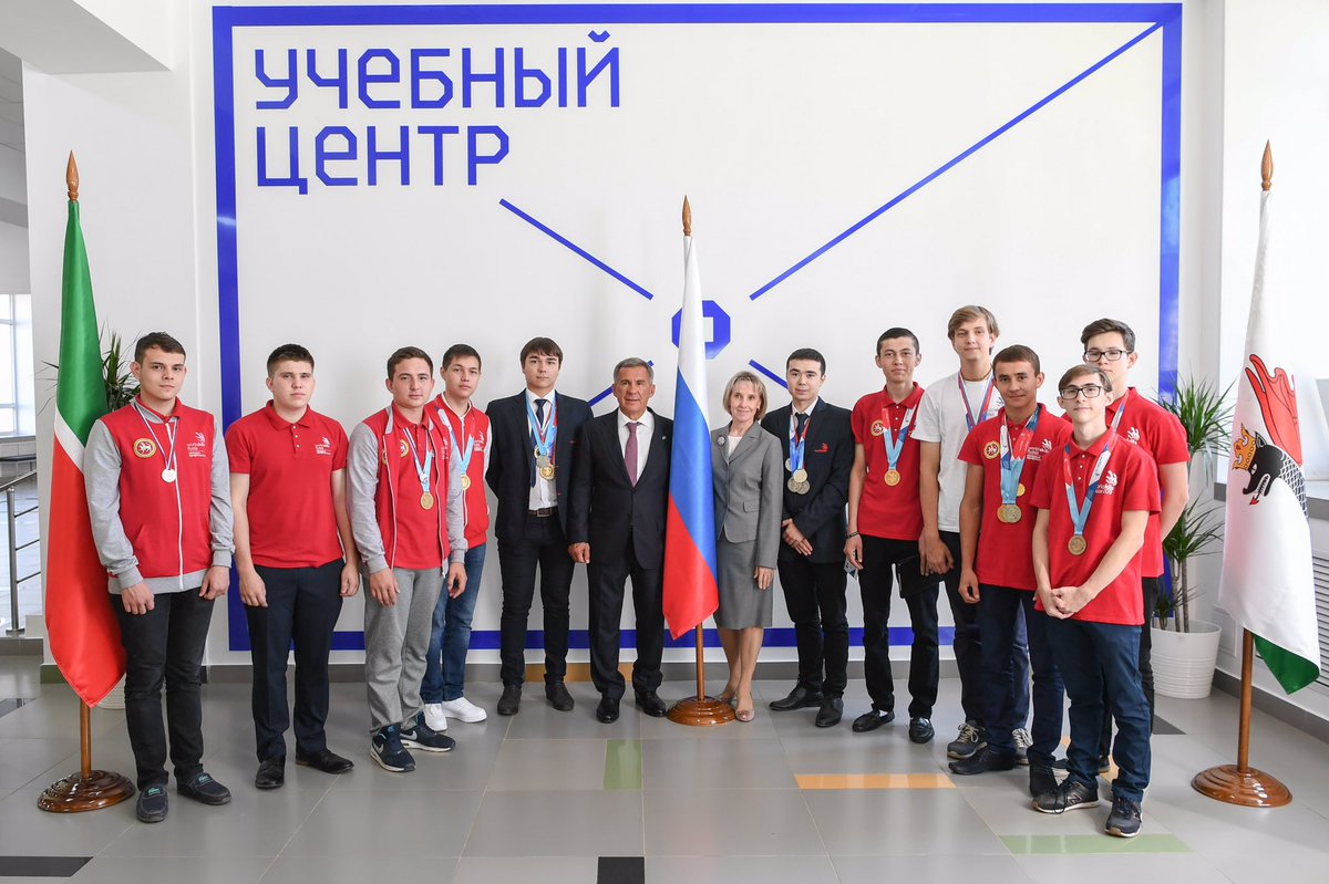 Сегодня МЦК КТИТС посетил Президент Республики Татарстан <a href="/RusMinnikhanov/">Рустам Минниханов</a> и зам.министра образования и науки Российской Федерации Л.Огородова