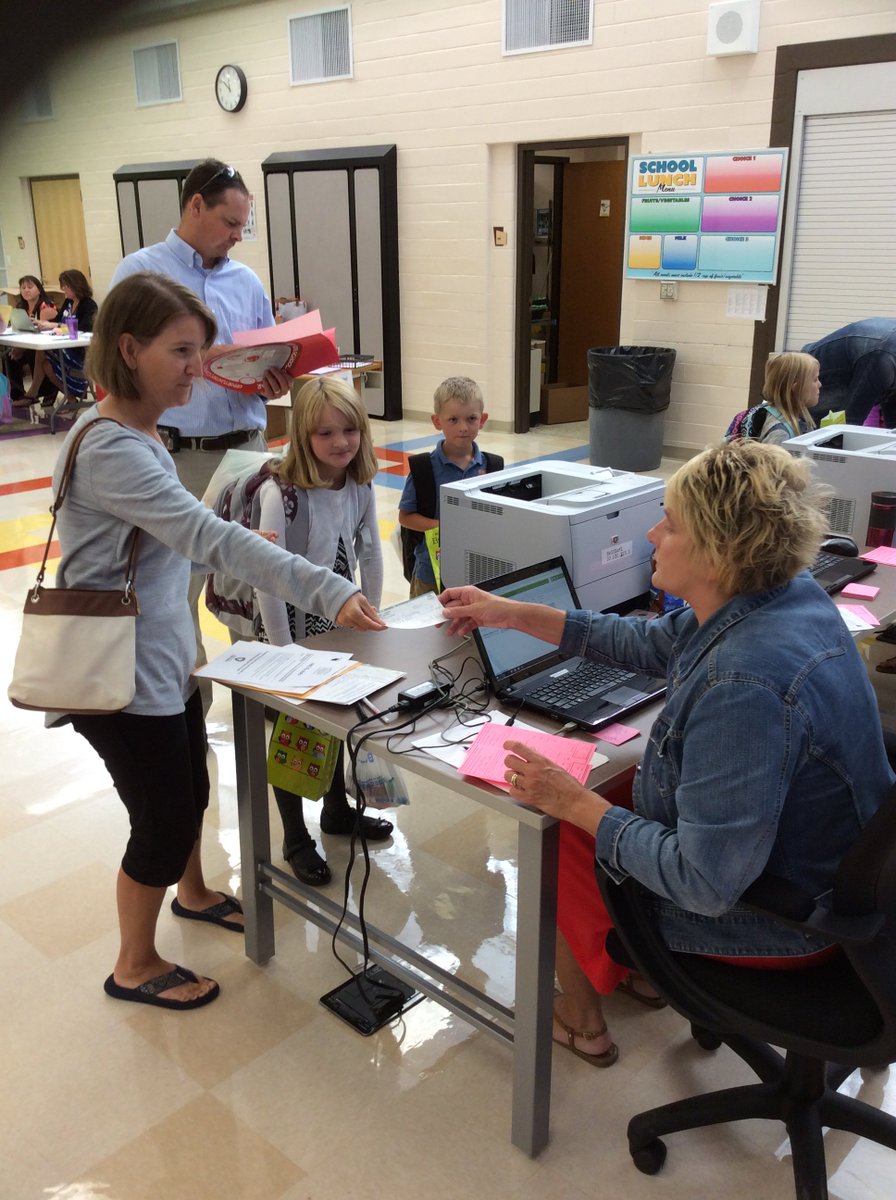 SEDenure's tweet photo. Love seeing our families!#mightycardinals https://t.co/2eHi7VKyUi