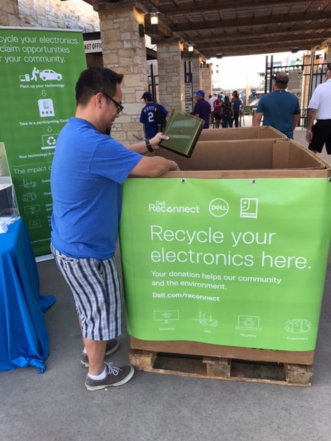 AustinGoodwill's tweet photo. Big thanks to @Dell &amp; @RRExpress for another successful recycling drive! We collected 1,078 lbs. of electronic waste! #DellReconnect https://t.co/NVISctnfA8