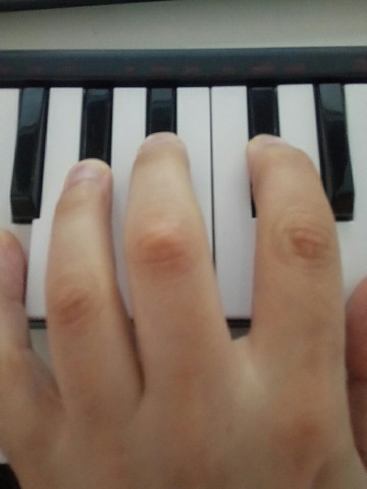 Got a new lil keyboard. My fingers are so chunky.