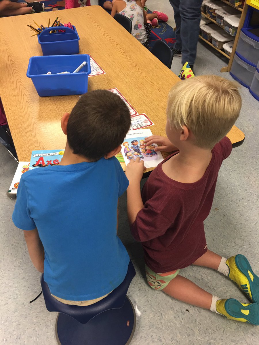 1st book buddies with our favorite firsties <a href="/MLESJackson/">Sarah Jackson</a> <a href="/MeriwetherLES/">Meriwether Lewis</a> #friyay
