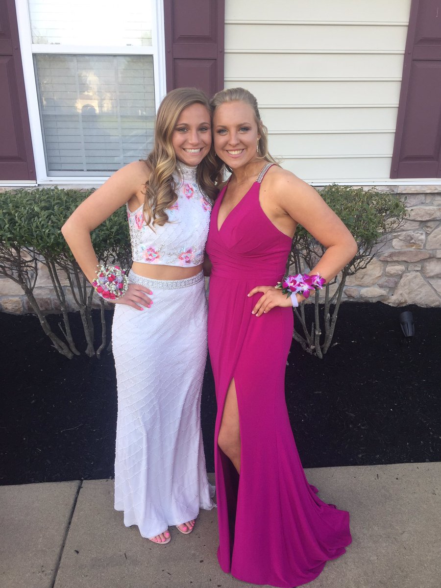 samsullivan_'s tweet photo. happy birthday to my bffs!! love you guys more then words and couldn't imagine life without you ❤️❤️ @jillsawyer_ @jess_sawyerr https://t.co/95SlaRRkoT