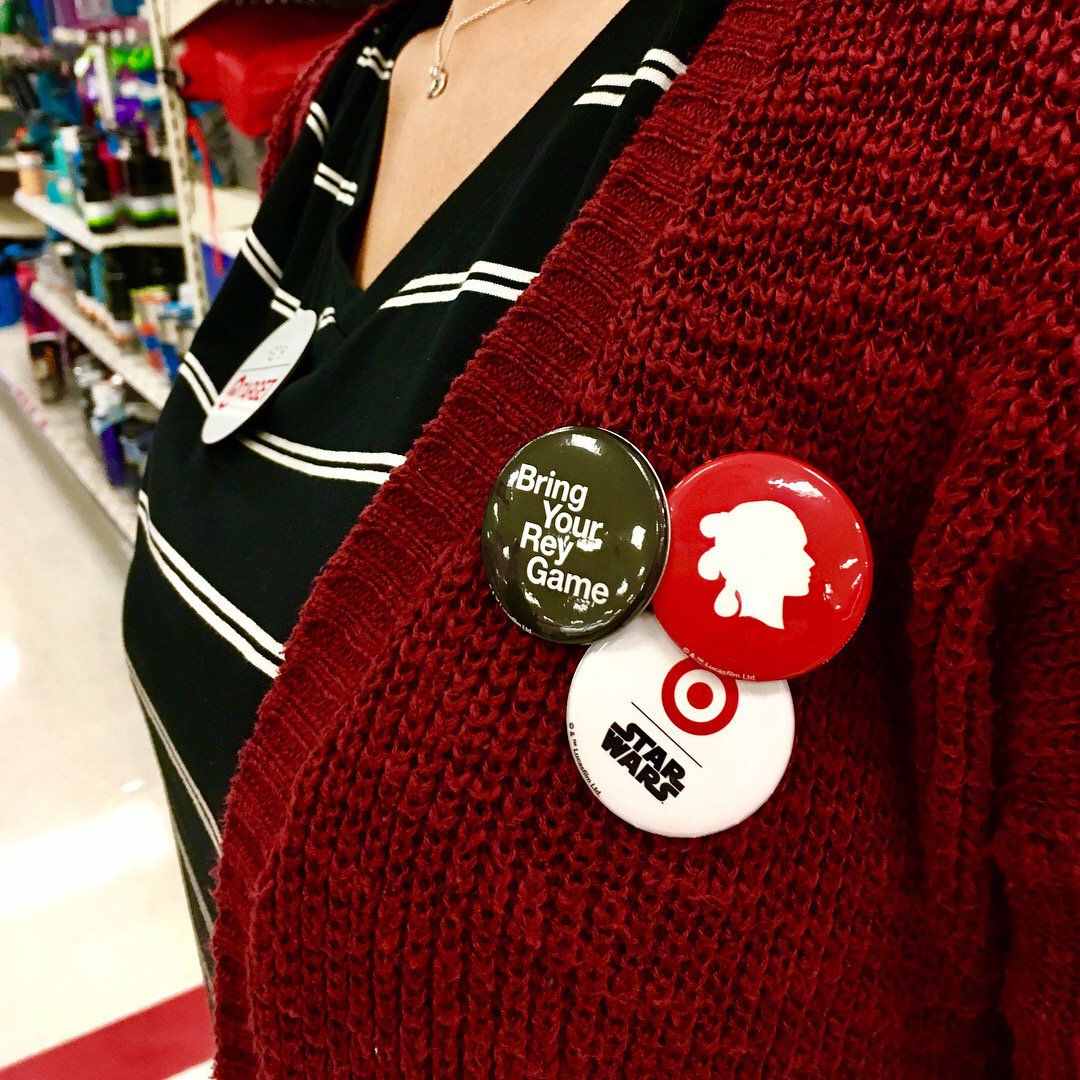 T2346vml's tweet photo. #ForceFridayII ❗️ Some of our team members brought their Rey game with the new Star Wars merch‼️ #T2346 #vmtl @OswaldDebbie @STYLEDBYVICTOR https://t.co/4Khybkpzgt