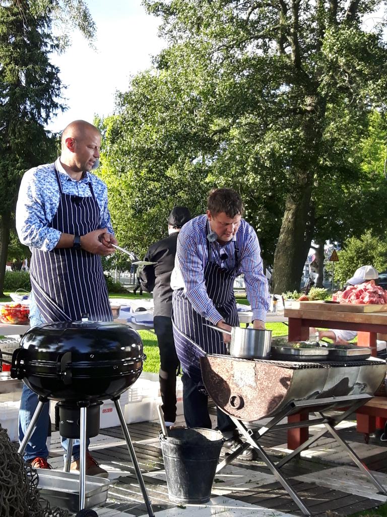 KustensMat's tweet photo. Projekt närmat med Michael Björklund i Ekenäs.
#närmat #reko #renasmaker #matfrånfinland #michaelbjörklund #raseborg #ekenäs https://t.co/NVGNzrkWQk
