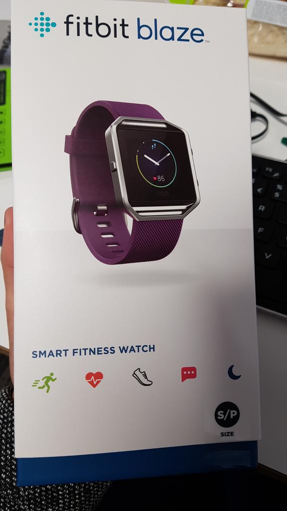 jess_russell77's tweet photo. This badboy arrived today. Time to train #Fitness #projectabs #winterbod #fitbit #blaze https://t.co/QevJcClFjL
