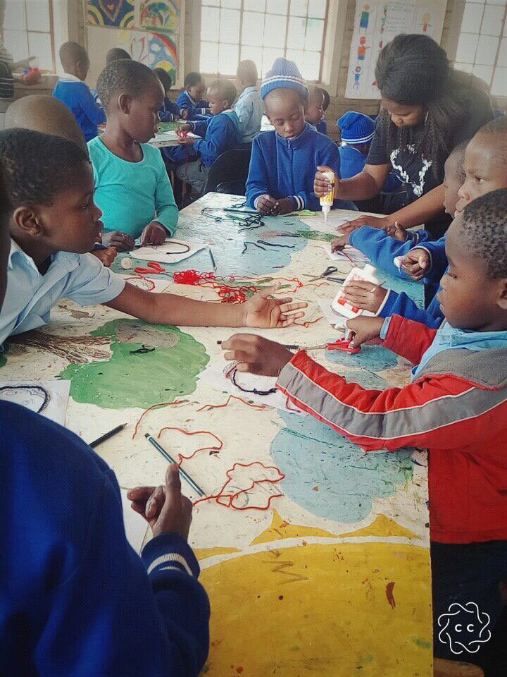 lalelaproject's tweet photo. Our artists collaborating on #CommunityExpression, creating symbolic community portraits. Join our #ClassCampaign at https://t.co/kR1iRPa8j6 https://t.co/FAqEIykOzR