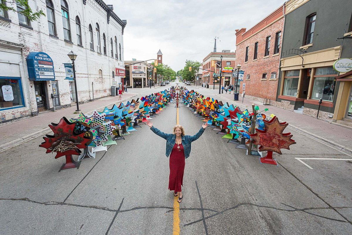 StreetsAlive_Pr's tweet photo. 20K given out as artists' prize money for #MapleMasterpieces. Come to @OrilliaDowntown see who won, plus all 50 fabulous Maple Sculptures! https://t.co/DGrqNu3CnJ