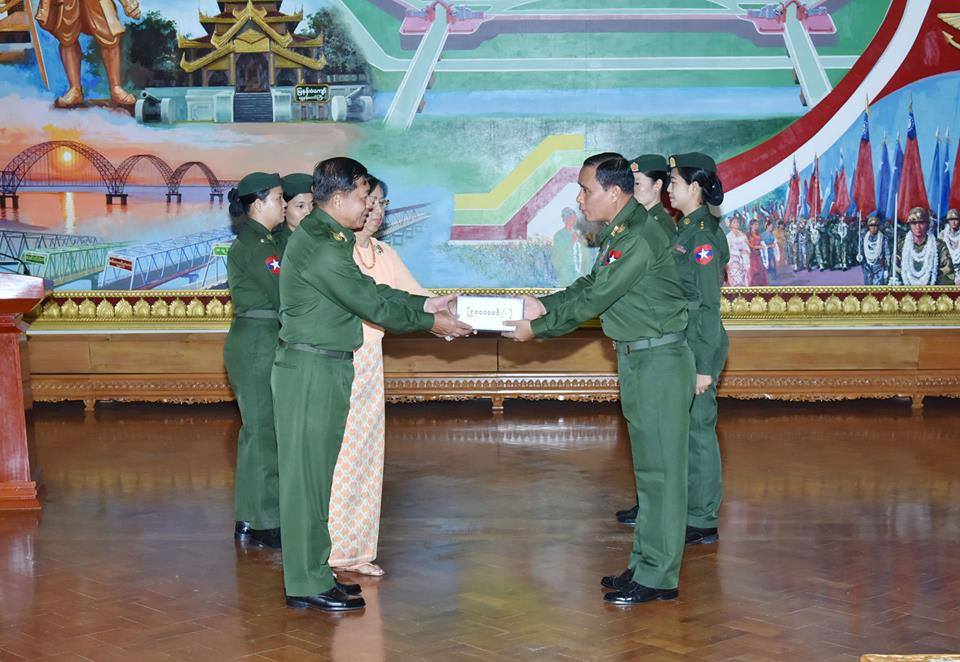 MilitaryMyanmar's tweet photo. ေနရပ္စြန္႔ခြာတိမ္းေရွာင္ေနရသည့္ ရခိုင္ေဒသခံျပည္သူမ်ားအတြက္ အလွဴေငြေပးအပ္ 
Facebook - https://t.co/0xntLl7JZa
Web - https://t.co/nsh0hDfWL9 https://t.co/aB4krOjM6c