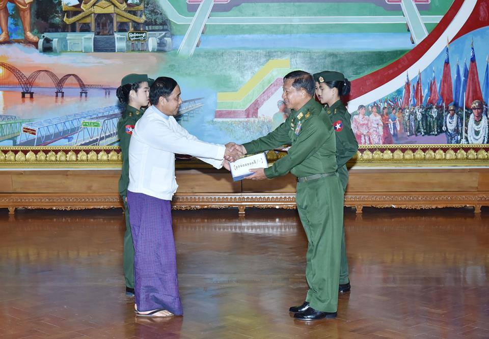 MilitaryMyanmar's tweet photo. ေနရပ္စြန္႔ခြာတိမ္းေရွာင္ေနရသည့္ ရခိုင္ေဒသခံျပည္သူမ်ားအတြက္ အလွဴေငြေပးအပ္ 
Facebook - https://t.co/0xntLl7JZa
Web - https://t.co/nsh0hDfWL9 https://t.co/aB4krOjM6c