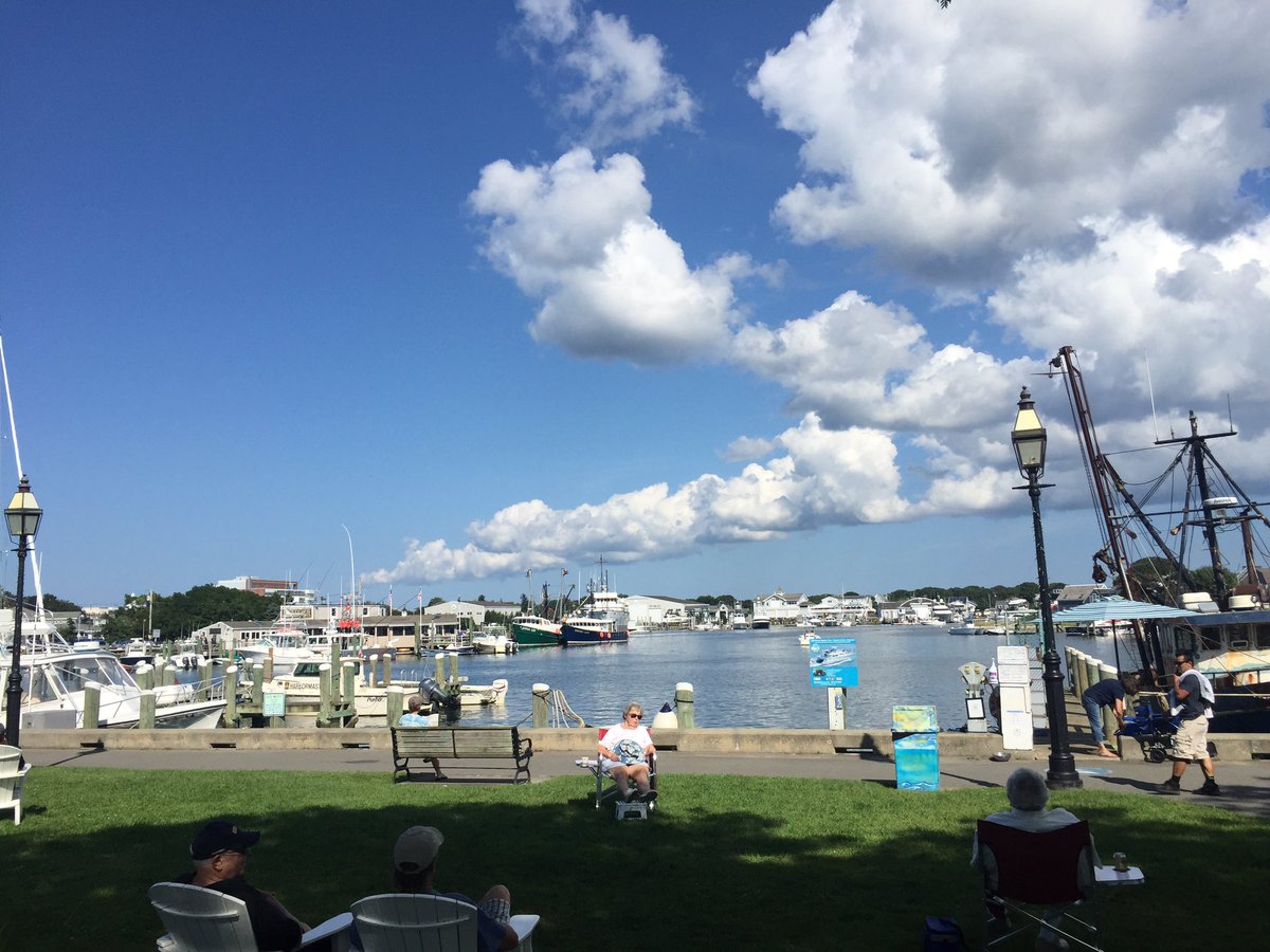 JenInnovate's tweet photo. Good-bye, Cape Cod! Thanks for hosting #Flock17 #flocktofedora #fedora. We'll see you Fedorans in Europe next year. https://t.co/2DaNRT04Wt