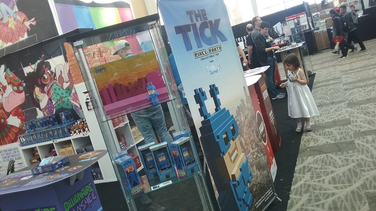 PixelPartyOn's tweet photo. Our awesome setup on the Skybridge at #PAXWest2017 #TheTick #PixelParty https://t.co/2ATnSQ1HFe
