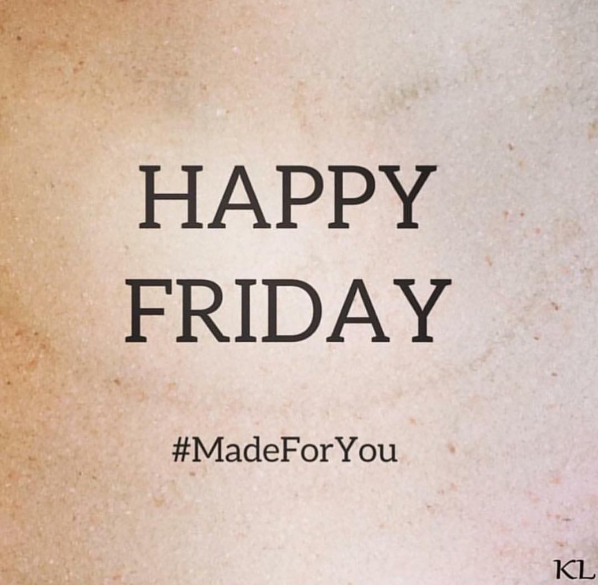 PureBlissBody's tweet photo. TGIF &amp; a 3 day weekend!! 
🎉🙌🙏😎#greenbeauty #organicbodyscrub https://t.co/VNXFEWO5vg