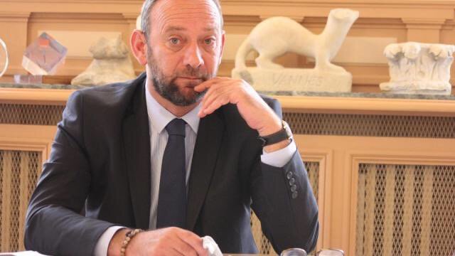 DavidRobo56's tweet image. #Vannes. #DavidRobo annonce un centre-ville piéton et plus de caméras | via @ouestfrance ouest-france.fr/bretagne/vanne…