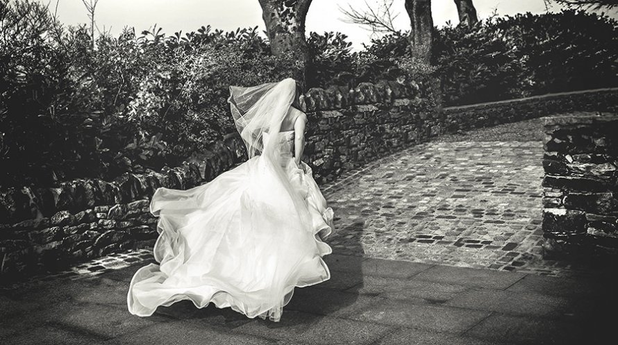 And The Bride Wore White oneofthethirsty.com/2017/09/01/and…