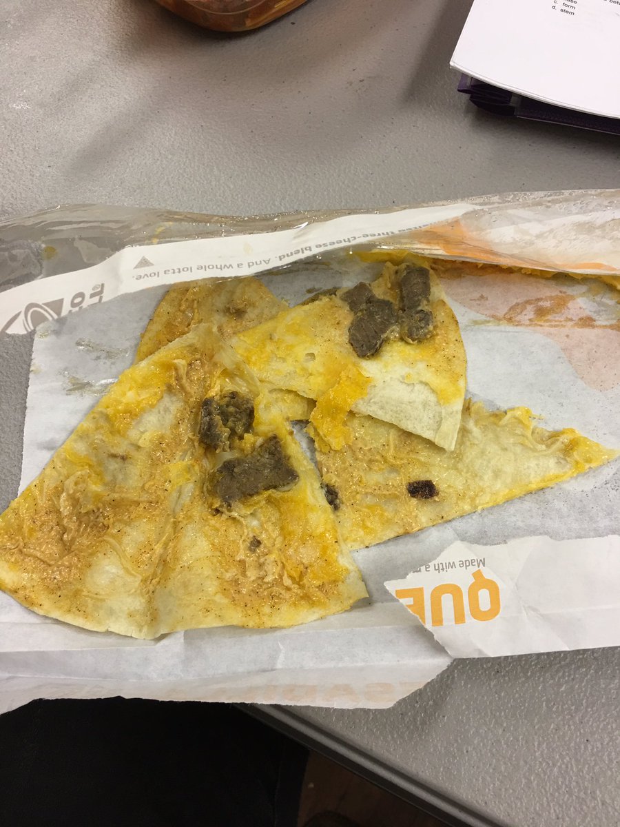 lexymeyer's tweet photo. Wtf taco bell?! https://t.co/qe9lKRtvr1