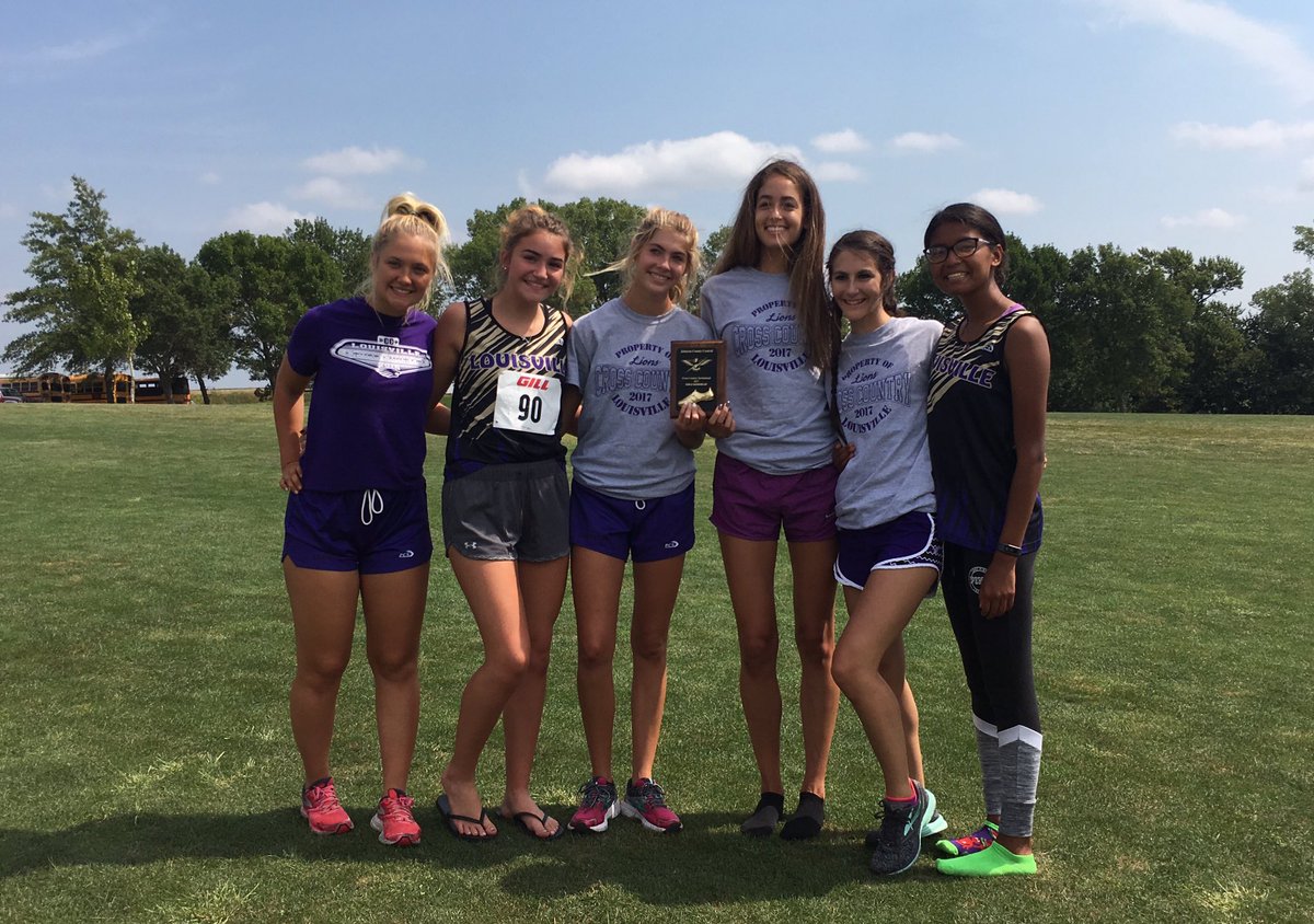 LionsLps's tweet photo. Girls Cross Country Medalists
Sladky 6th
Jacobsen 11th
Juracek 13th
Overall the Girls team finished in 2nd place. Congratulations! https://t.co/qFMOSpPjl7