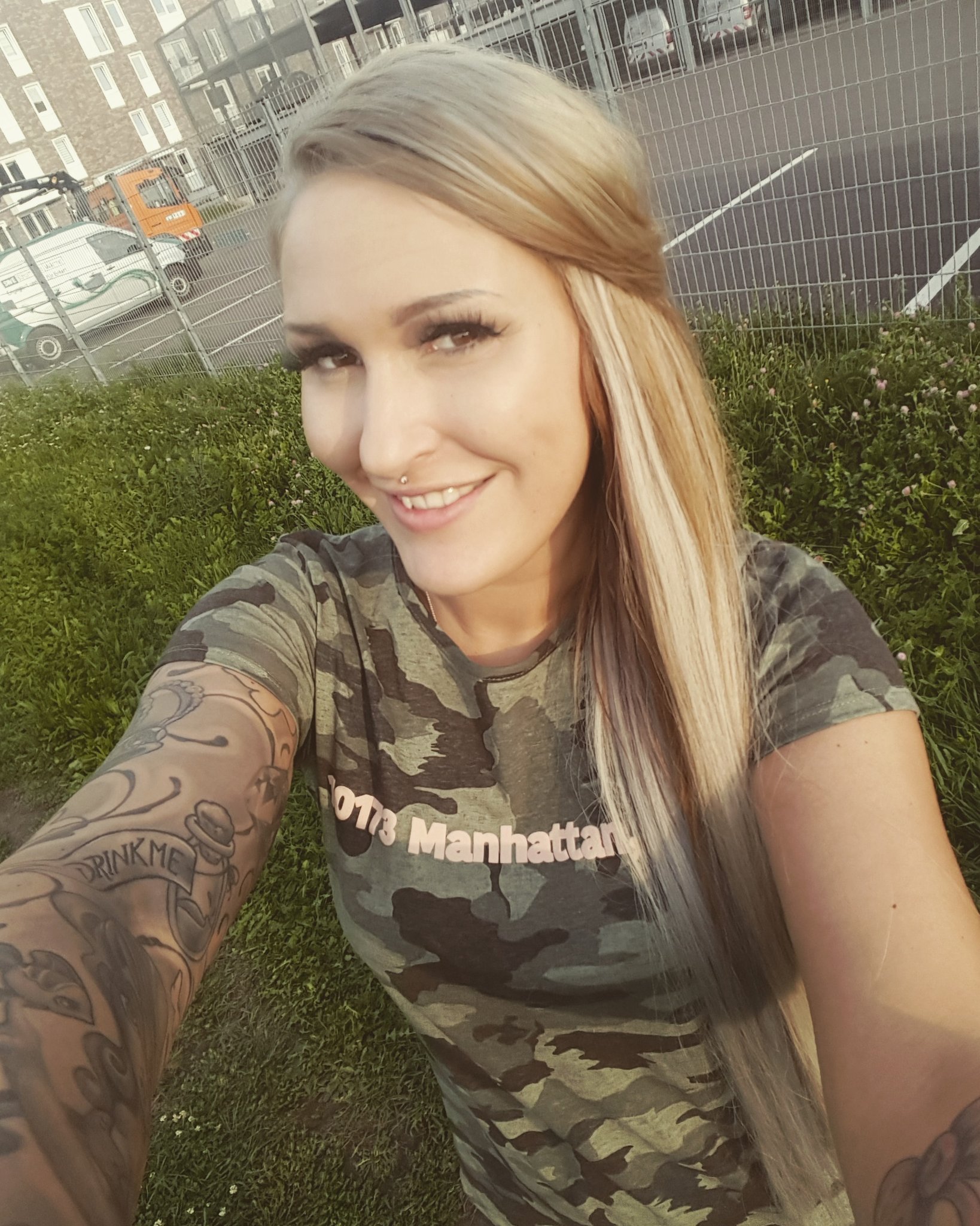 X 上的 Mira-Grey：「Habt einen schönen Feierabend 😚 Und startet schön ins  Wochenende😚 #weekend #weekendfun #sun #miragrey t.coBUffsrlesD」   X