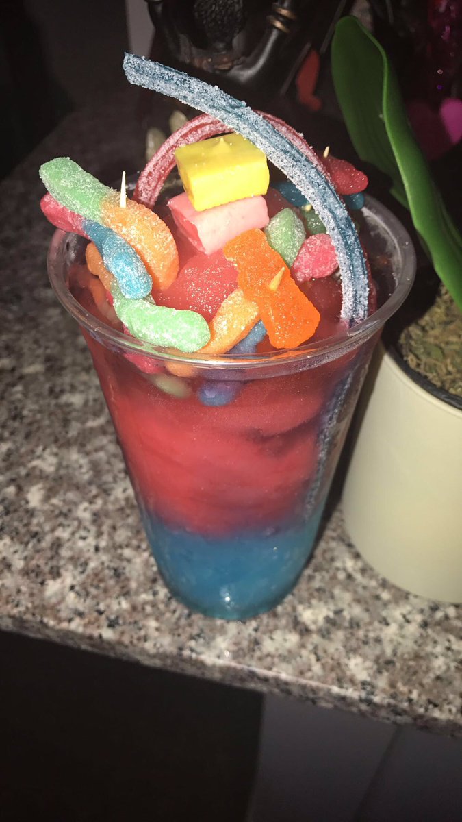 TTthelabel's tweet photo. 😋😈✨😄 #happyhourAt4 #itsgoingUP #preOrderWithUS #weGotYawRightForThisHotAssDay #1stTime #BetterThan711 😂 https://t.co/YYZKJrUw7x