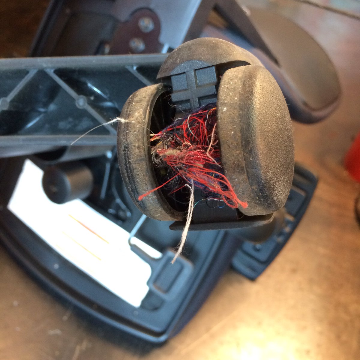 SmithDryGoods's tweet photo. Why won't this stupid chair roll?? Oh #quilterproblems https://t.co/iQXsw9nuFA