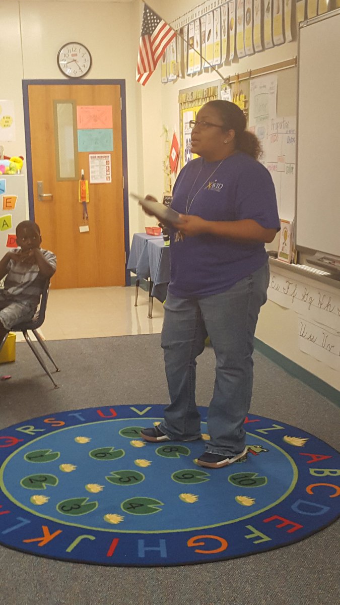 nelsonsnook104's tweet photo. Thank you Mrs. PORTER for showing how to be chromebook leaders! #iluvtechnology #secondgraderocks @nporterRocks @Killian_STEAM https://t.co/lGfLgMlJZd