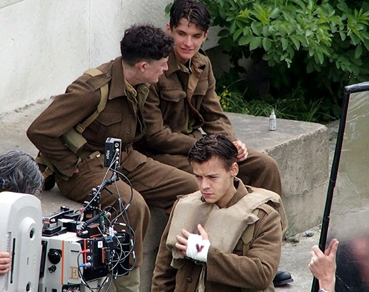 Directioner_s30's tweet photo. #ダンケルク 試写会で鑑賞🎬
良い意味で目立ってない一兵士を演じるHarryが凄い🙈✨
顔面のカッコ良さは隠しきれてなかったけども！🙋
Harryの演技が観たくて観たけど、それ以上に感じるものが本当に沢山あって、戦争とか生きることとか色々と考えさせられて、観て良かった本当に！☺ https://t.co/h3pM83b8d6